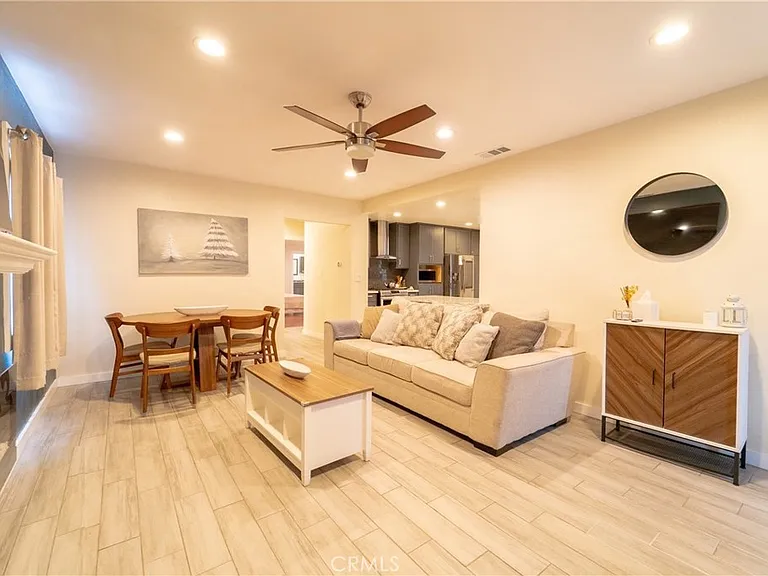 411 E 115th St — Photo 2