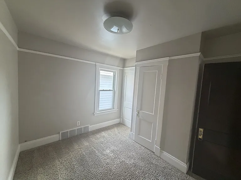 10324 Bernard Ave — Photo 8