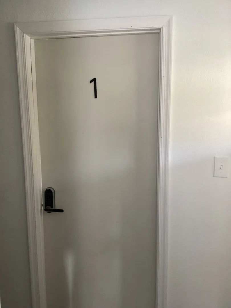 9 Aylwin Rd — Photo 1