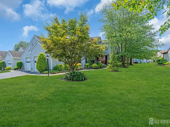 8A Melborn Dr, Monroe Township, NJ 08831