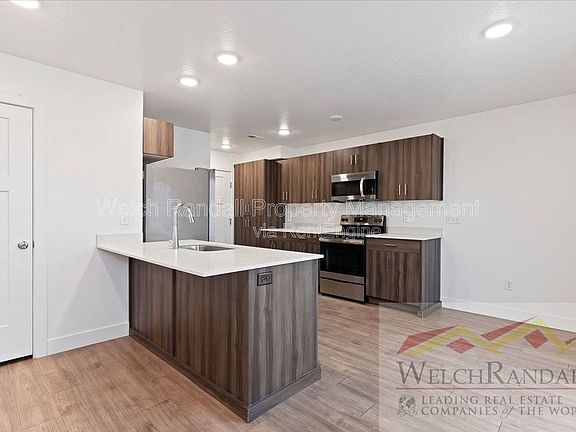3rd image of 1177 W Shady Brook Ln Unit 3