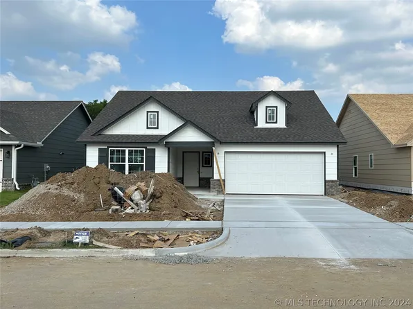 3701 E 39th St N, Broken Arrow, OK 74014