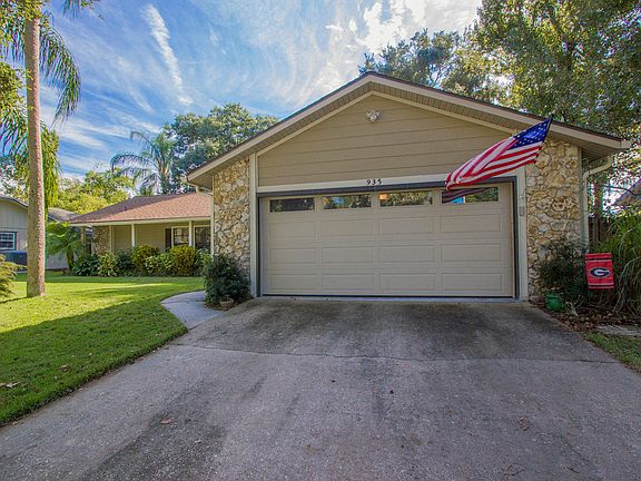 4th image of 935 Mill Road Ln