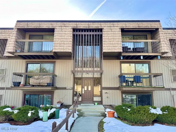9550 Cove Dr Unit D20, North Royalton, OH 44133