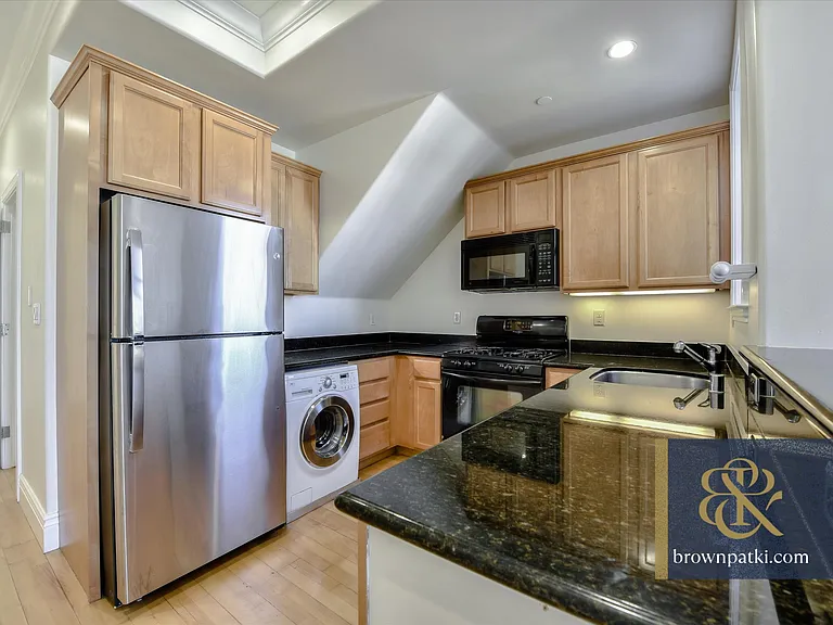 136 Hancock St #I — Photo 8
