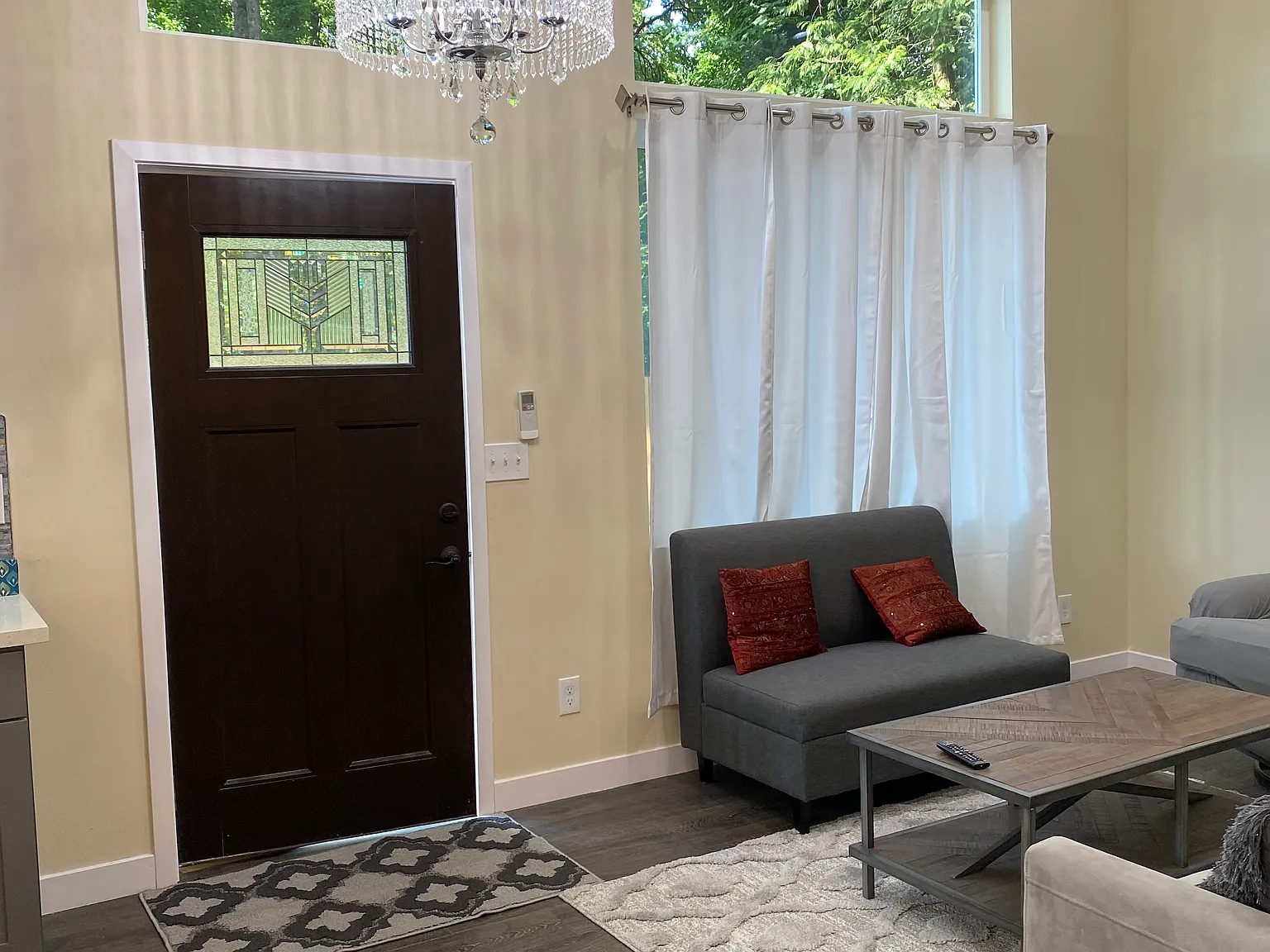 2 bed, 900 sqft, $4,500 — Photo 4