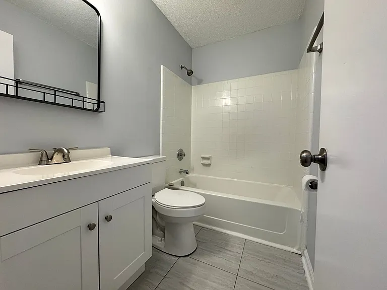 4315 Baylor St — Photo 10