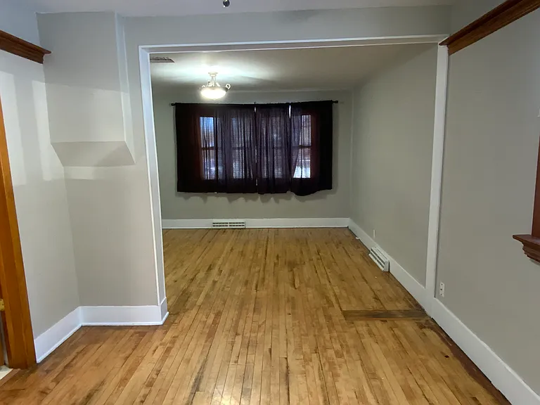 1702 Iowa Ave — Photo 7