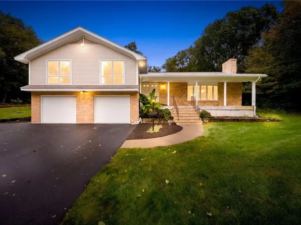 242 Anan Wade Rd, Glocester, RI 02857