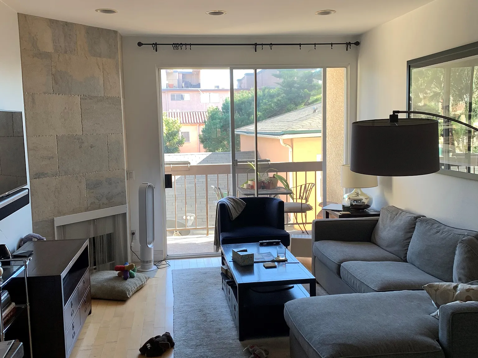 2 bed, 985 sqft, $3,550 — Photo 4