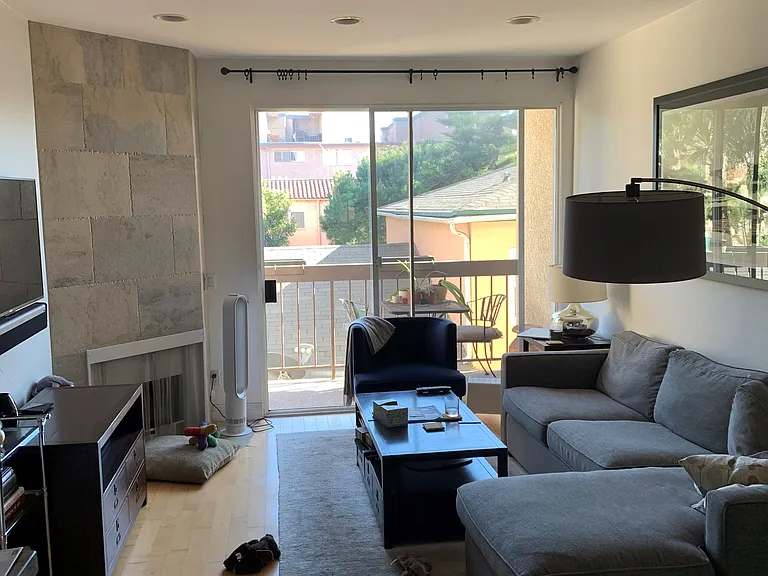 2263 Fox Hills Dr #101 — Photo 4