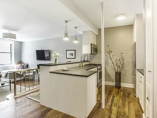 Sold by Sotheby's International Realty | media 16