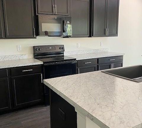 5th image of 4146 Little Bluestem Dr
