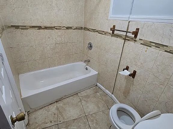 4th image of 588 S 10th St #6C
