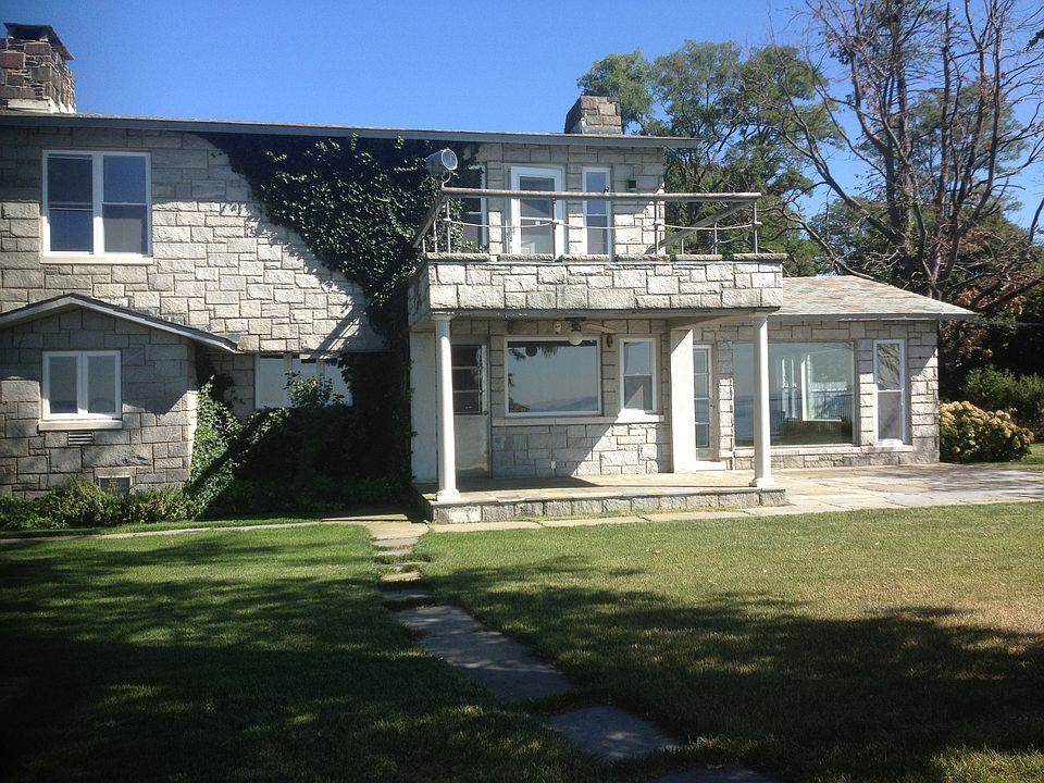 1st image of 28 Westland Dr