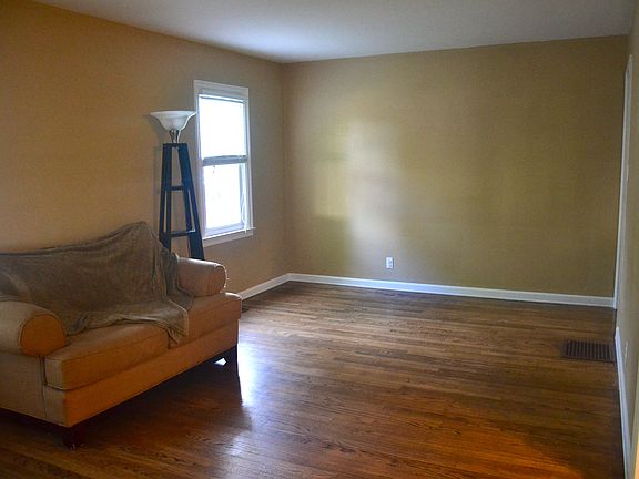 3rd image of 6188 Crittenden Ave