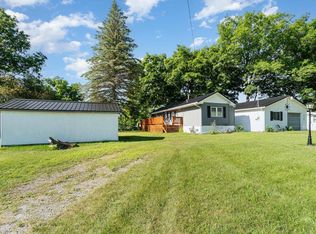 956 Pequot Ln, Hope, MI 48628