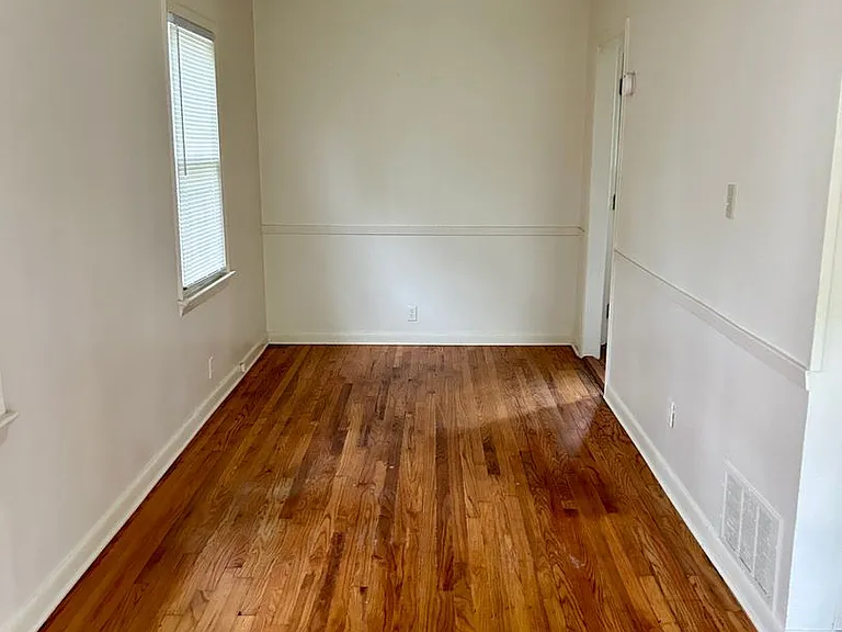 817 Boulevard St — Photo 6