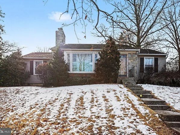 1412 Springdale Rd, York, PA 17403