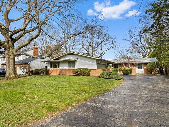 3rd image of 236 Weydon Rd