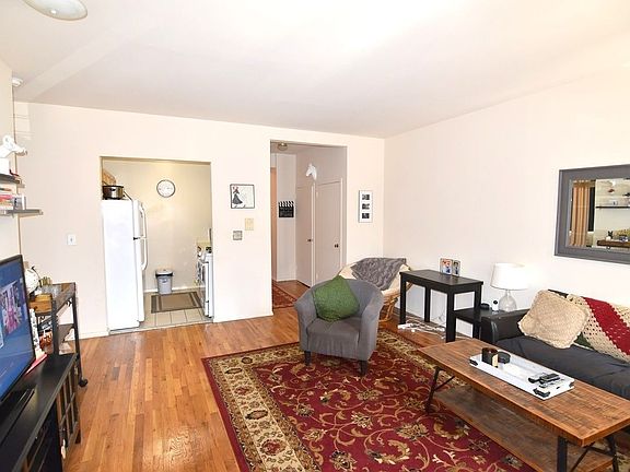 2nd image of 3200 Broadway APT 2B