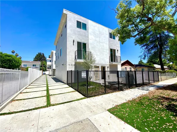 14249 Sylvan St, Van Nuys, CA 91401