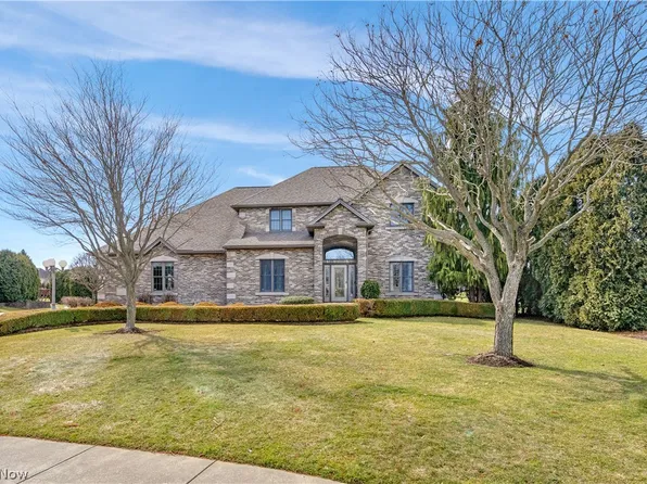 7878 Tuscany Dr, Poland, OH 44514