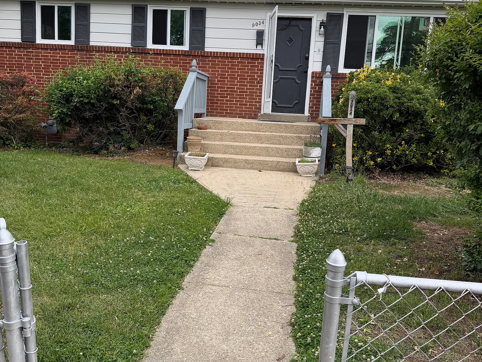 5 bed, 1945 sqft, $3,950 — Photo 3