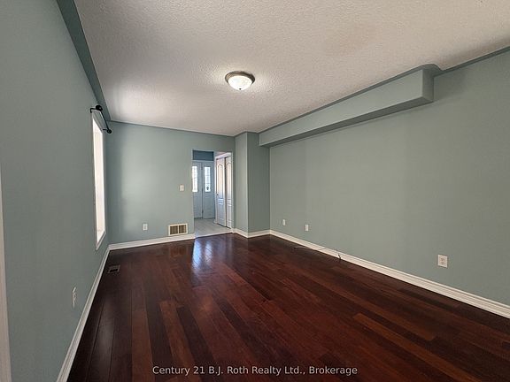 4th image of 34 Pearl Dr