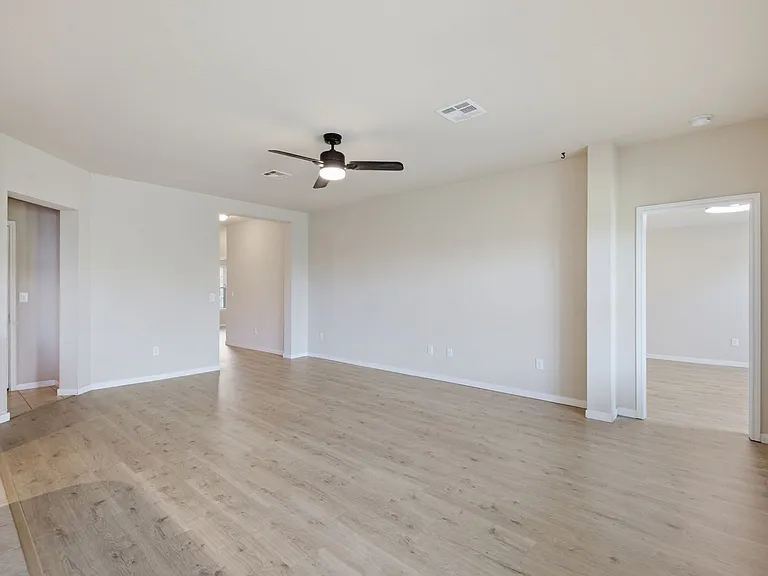 5813 Roderick Dr — Photo 20