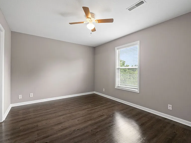 504 Patriot Park Ct — Photo 14