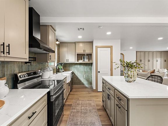 5th image of 20780 NE 63rd St