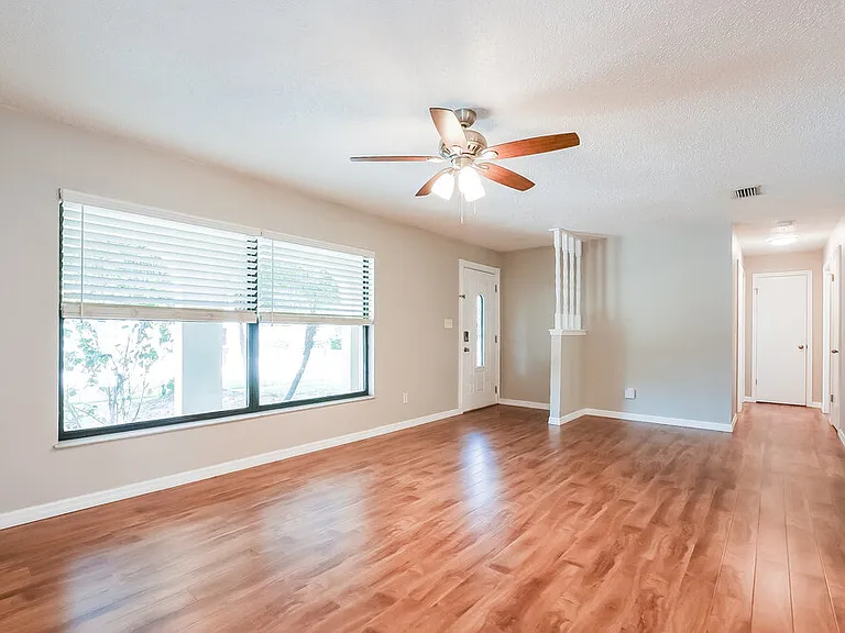 8318 Mattituck Cir — Photo 3