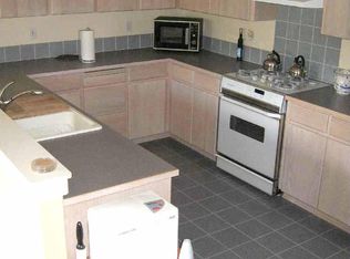 230 NW Plum St, Dundee, OR 97115