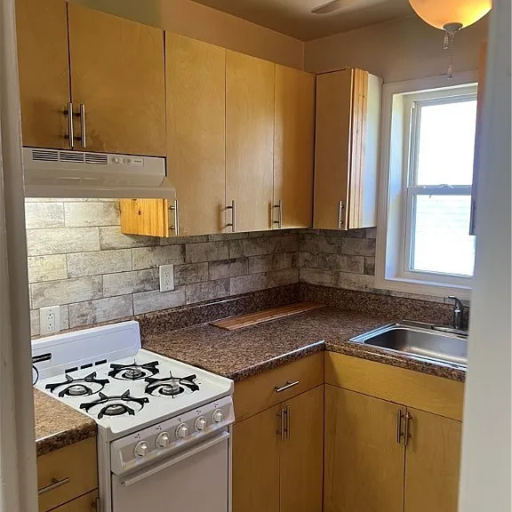 601 Monticello Dr — Photo 5