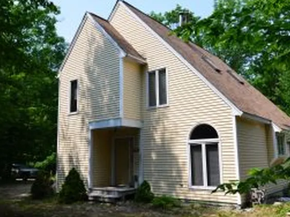 33 Woodcrest Dr, Ossipee, NH 03864