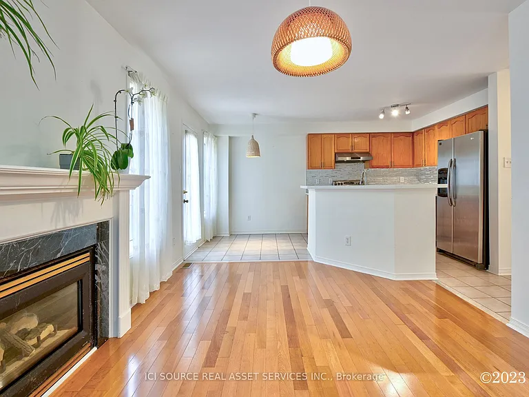 2 Waterton Cres — Photo 9