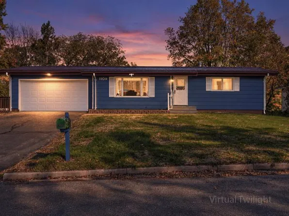 1109 16th Ave E, Menomonie, WI 54751