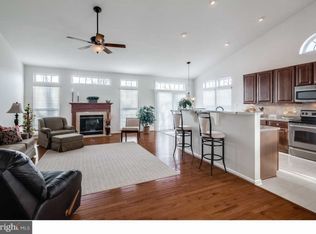 106 Hearthstone Dr, Berlin, NJ 08009