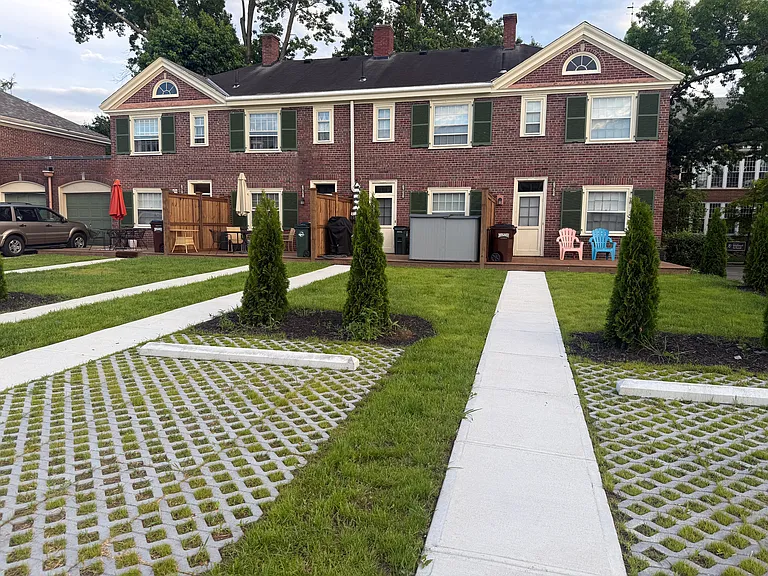 6754 Chestnut St #TOWNHOUSE — Photo 9