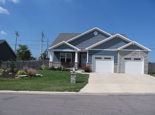 102 Gillman Ave, Washington, IL 61571