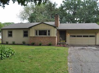 2015 Hillside Dr, Rockford, IL 61107