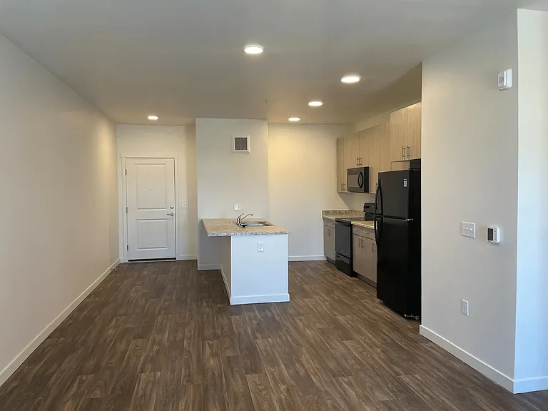 Academy Heights Apartments — Photo 7