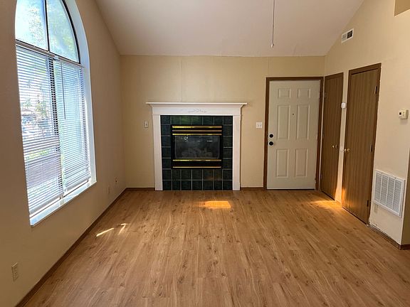 3rd image of 1611-1627 W Woodland St #1611C