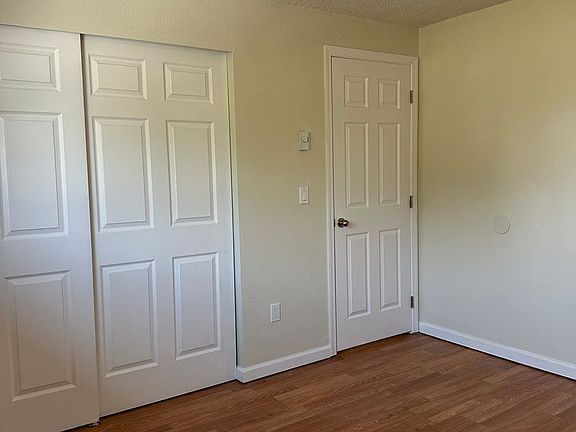 4th image of 313 W Woodworth St APT 04