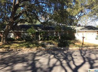 111 Oak Ridge Dr, San Marcos, TX 78666