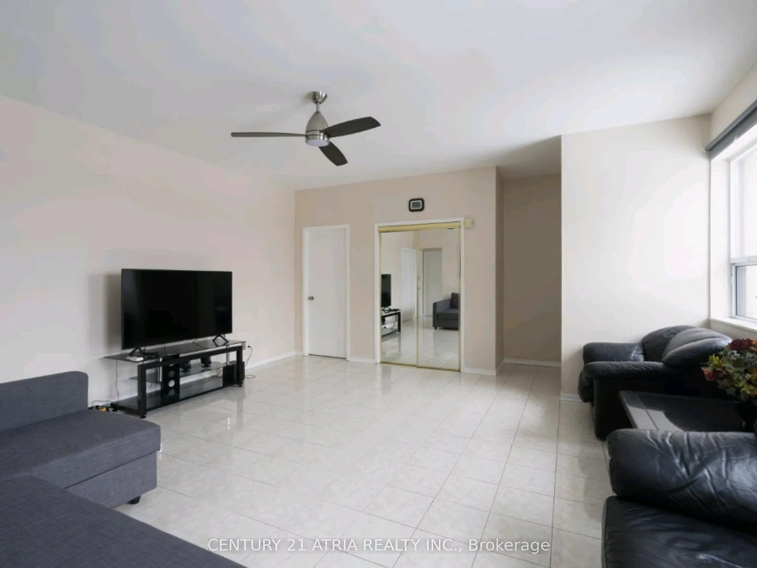 3 bed, $2,850 — Photo 2