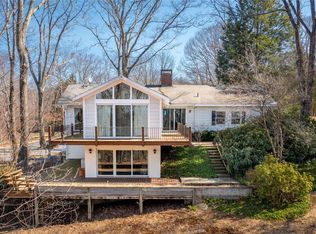 12 Berry Ln, Pawling, NY 12564