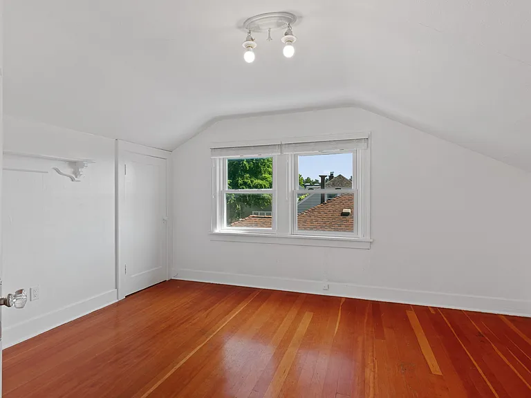 4706 SE 28th Ave — Photo 25