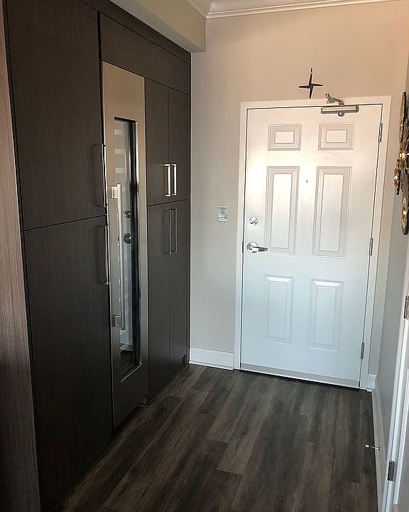 1st image of 123 College Pl Unit 1505